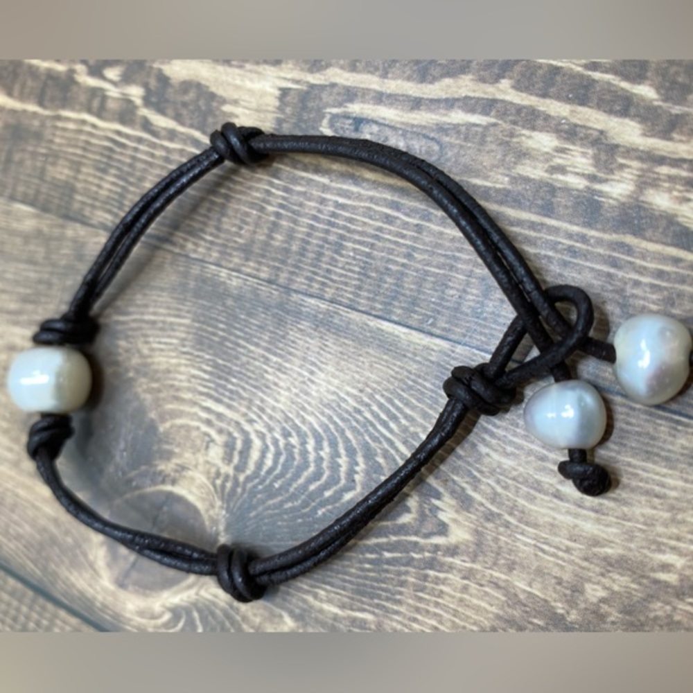 Natural white pearls beaded Leather string bracelet vintage